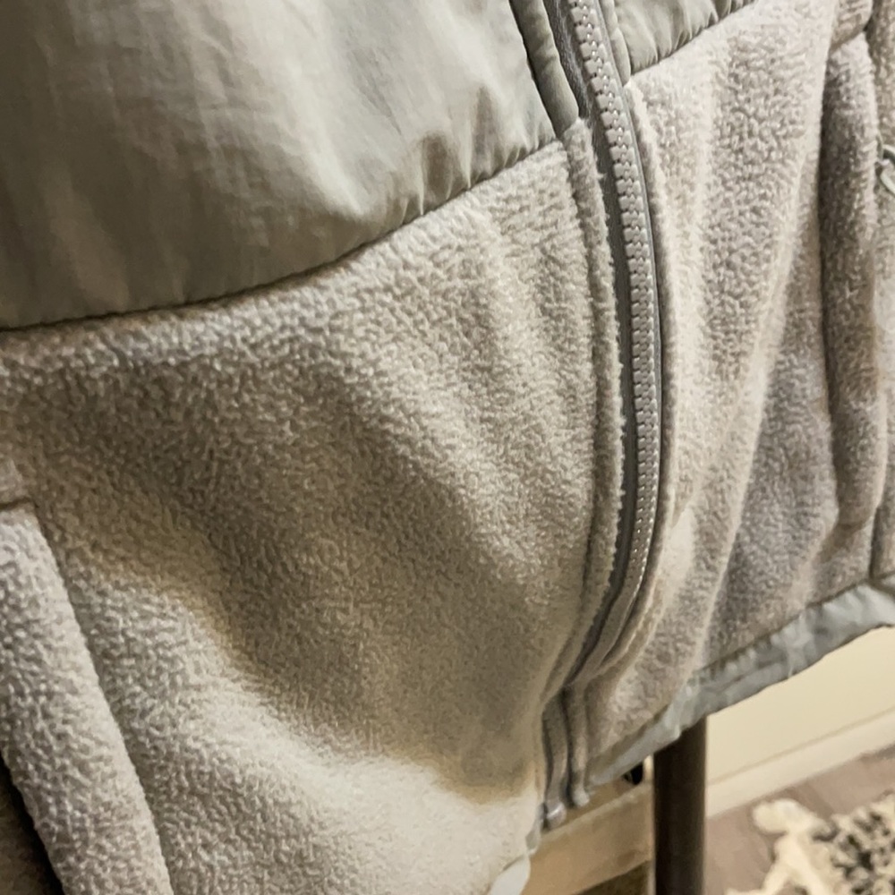 North Face Small Jacket Light Gray - image 7